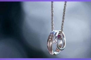 среброто 925 запазва естествения блясък на чистото сребро, но е достатъчно издръжливо за ежедневна употреба – идеално за пръстени, колиета и сребърни обеци.